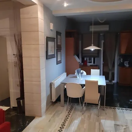 דירה Elegante טריקלה